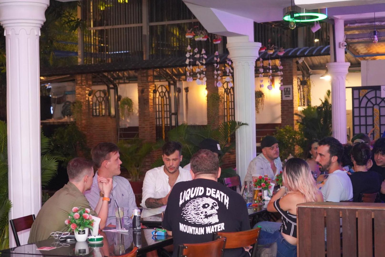 Bliss & Beats Hostel Phnom Penh Exterior photo